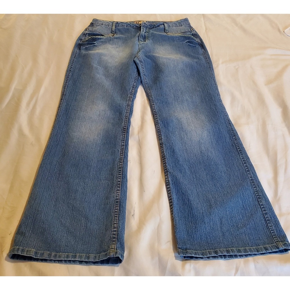 Faded Glory Womens Medium Wash Stretch Flare Jeans Y2K Embroidered Pockets 32x30